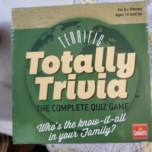 Totally trivia the complete quiz game 900 questions one dice w inst. NWT